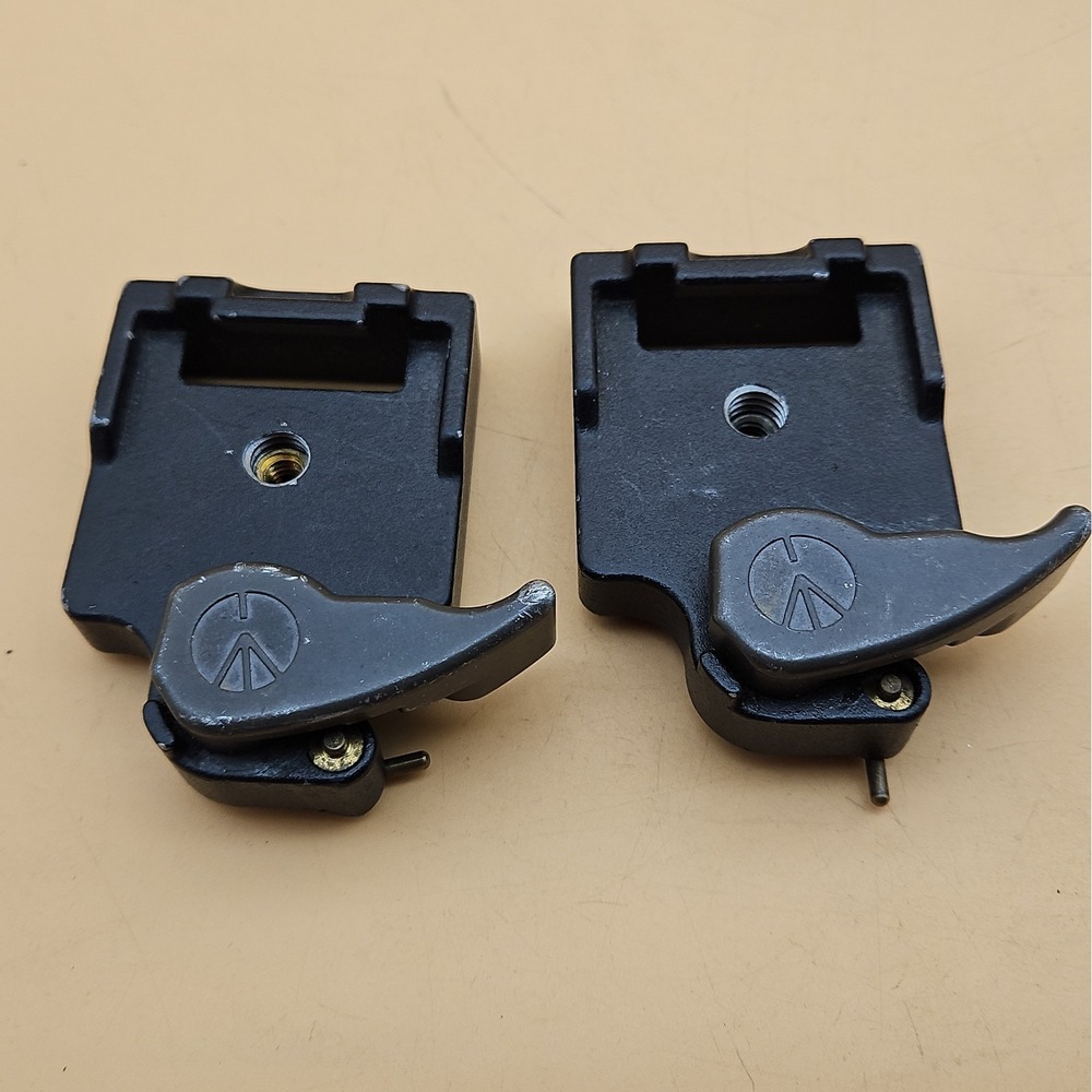 Lot Of 2 Genuine Manfrotto 323 RC2 Quick Release Plate Adapter Base Clamp Only